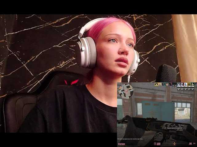 Molodaya live cam on BongaCams