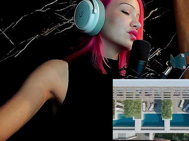 Molodaya live cam on BongaCams