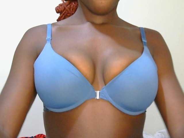 Prettyalice2 live cam on BongaCams