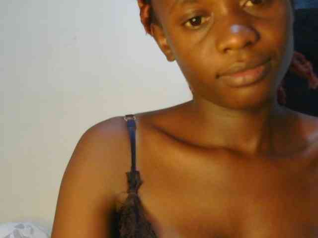 Prettyalice2 webcam
