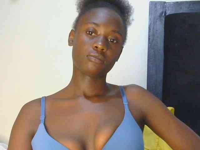 Prettyalice2 webcam
