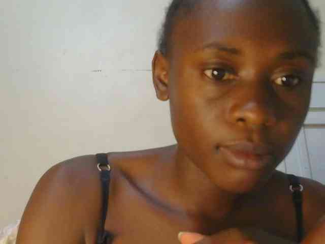 Prettyalice2 webcam