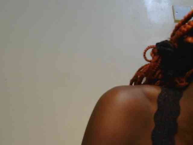 Prettyalice2 webcam