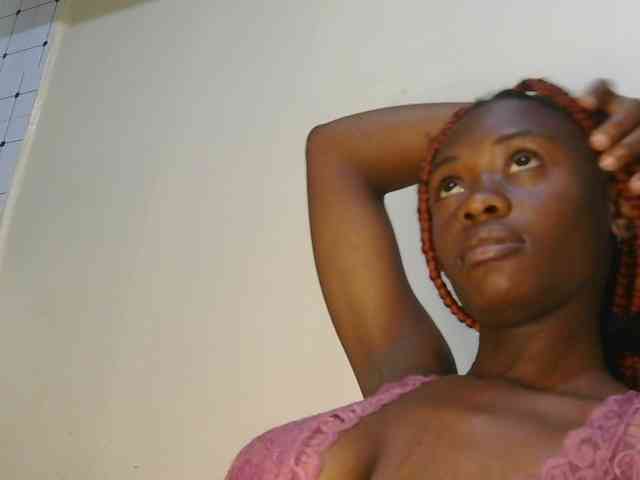 Prettyalice2 webcam