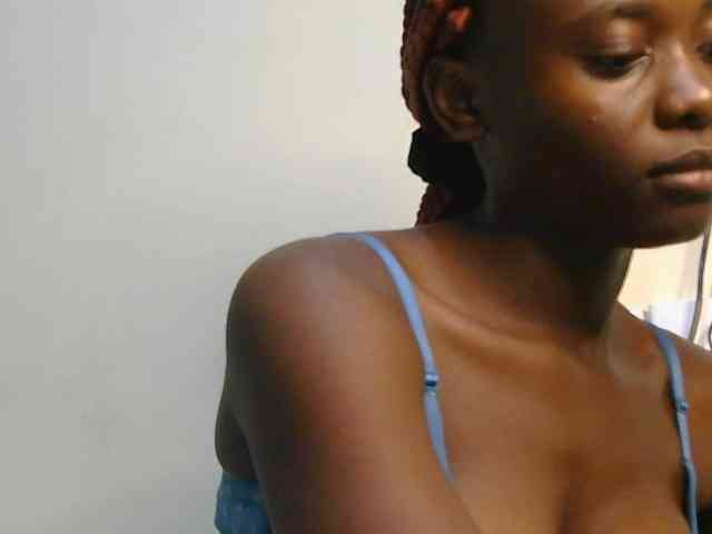 Prettyalice2 webcam