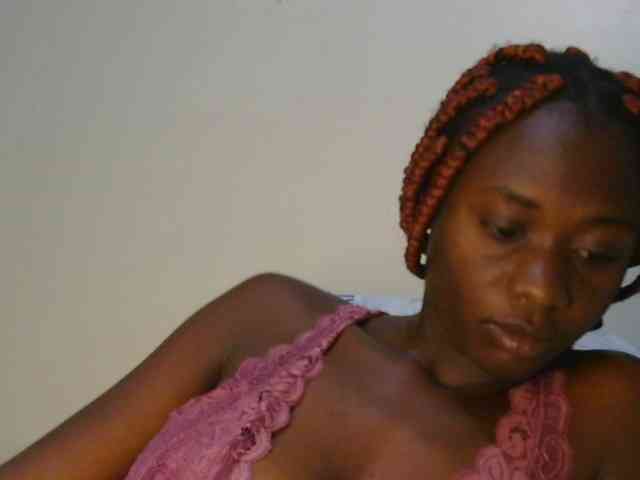Prettyalice2 webcam