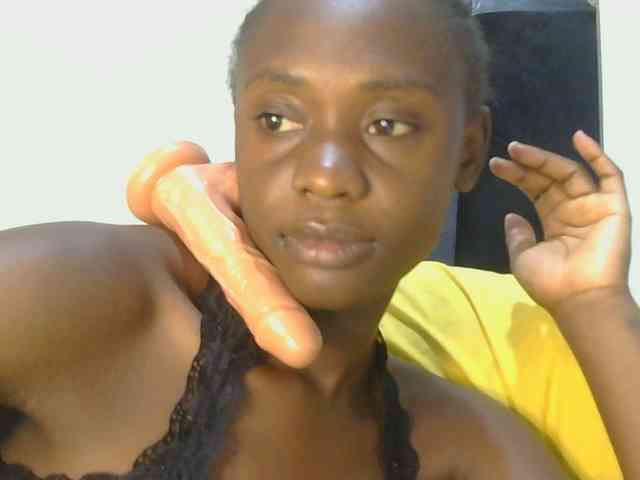 Prettyalice2 webcam