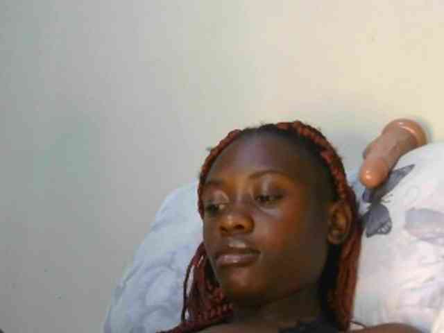 Prettyalice2 webcam