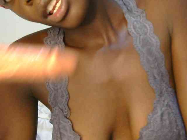 Prettyalice2 webcam