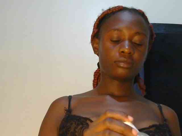 Prettyalice2 webcam