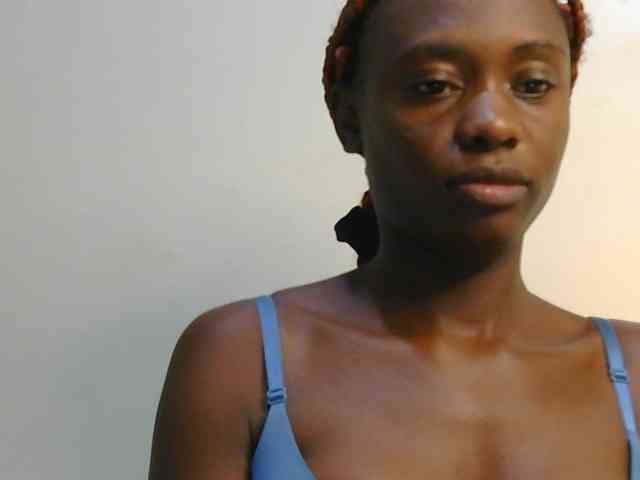 Prettyalice2 webcam