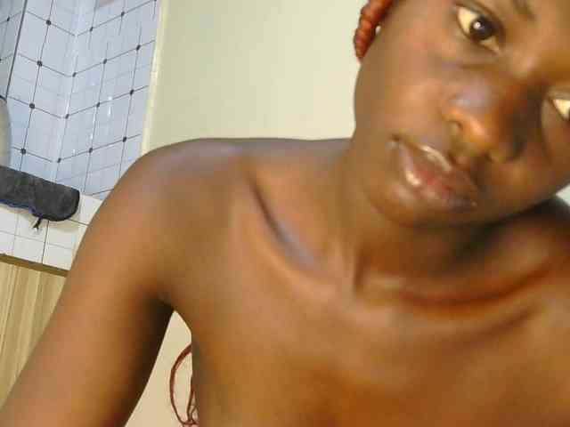 Prettyalice2 webcam