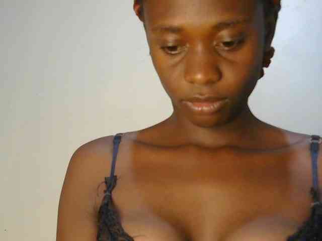 Prettyalice2 webcam