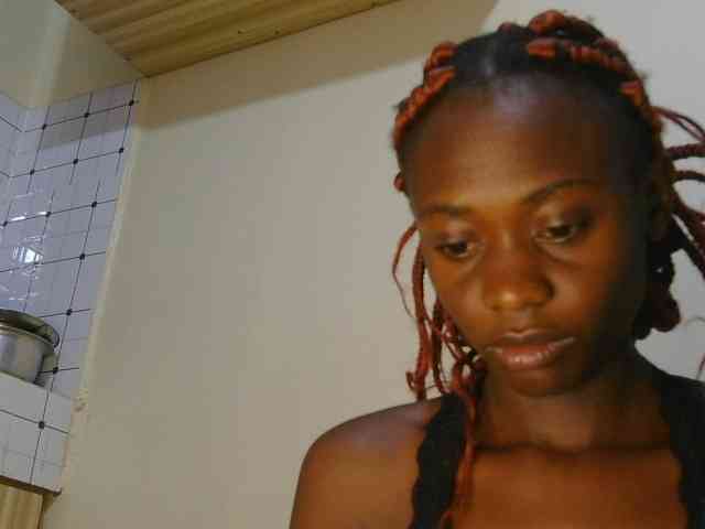 Prettyalice2 webcam