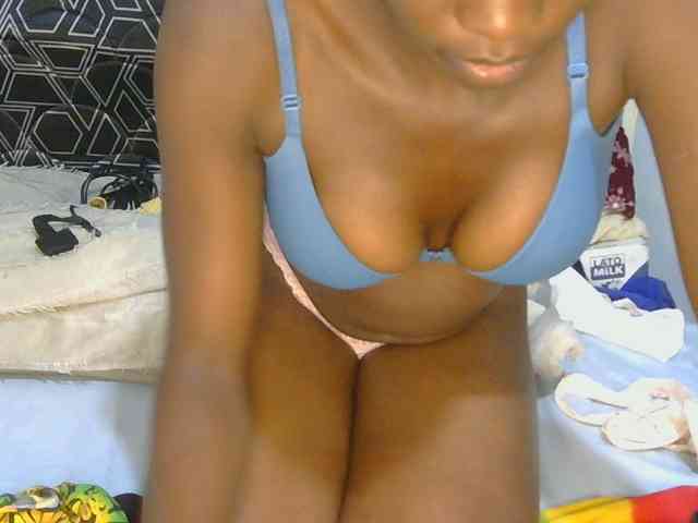 Prettyalice2 webcam