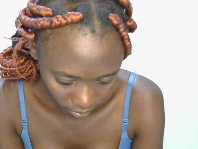 Prettyalice2 Live Webcam on BongaCams