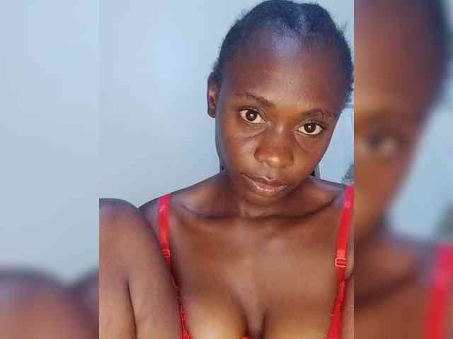 Prettyalice2 webcam