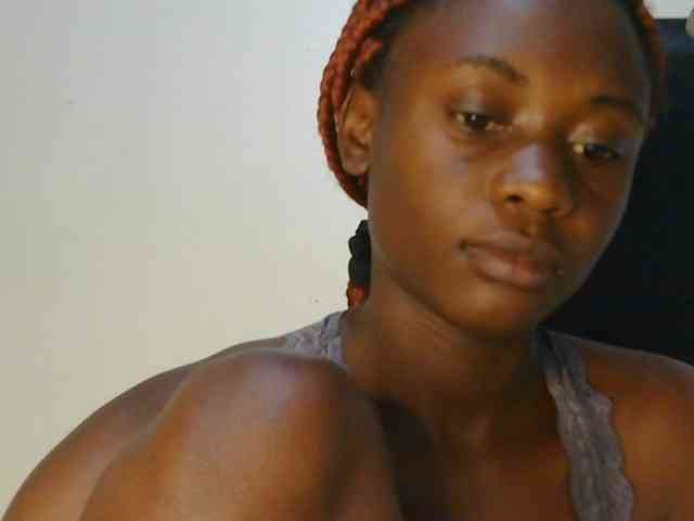 Prettyalice2 webcam