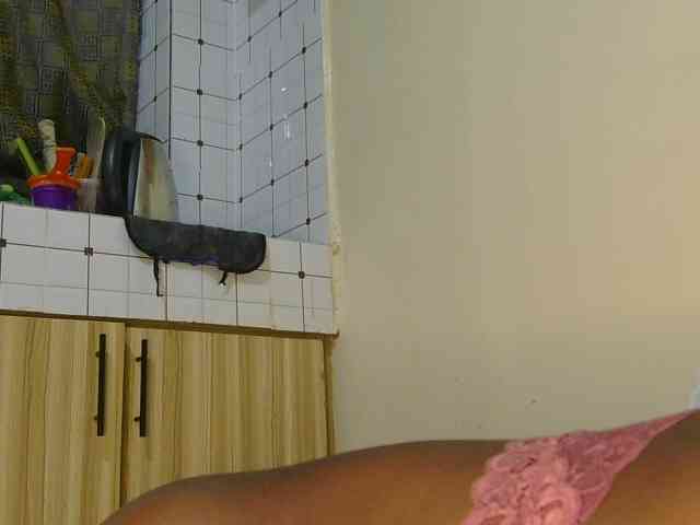 Prettyalice2 webcam