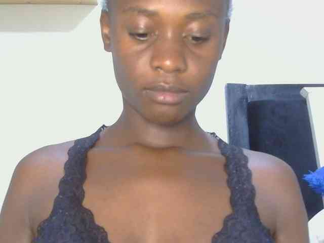 Prettyalice2 webcam