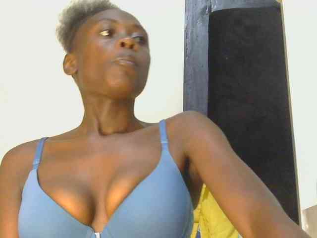 Prettyalice2 webcam