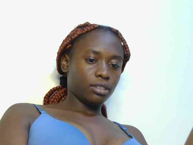 Prettyalice2 webcam