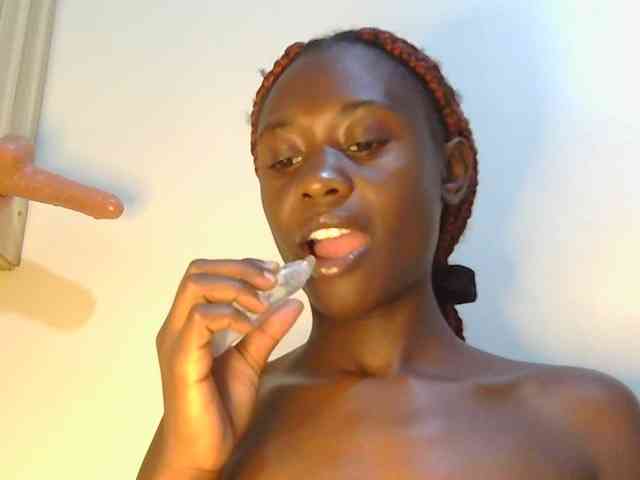 Prettyalice2 webcam