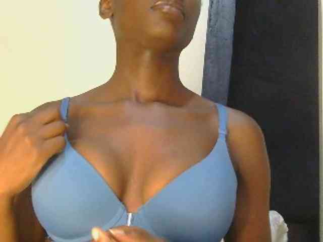 Prettyalice2 webcam