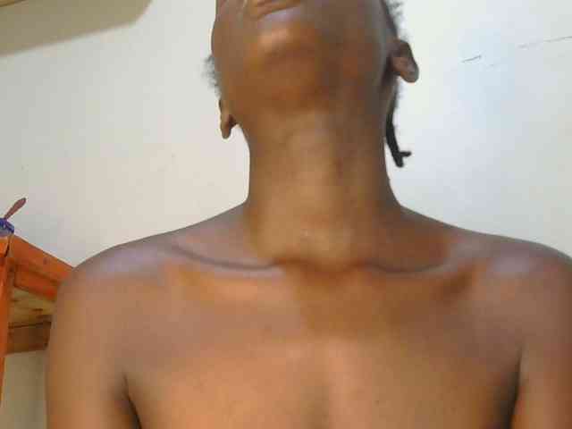 Prettyalice2 webcam