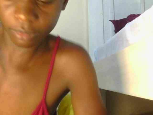 Prettyalice2 webcam