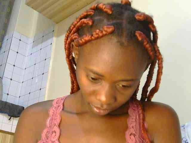 Prettyalice2 webcam