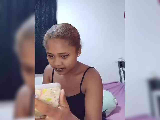 BabyGirl26 Live Webcam on BongaCams