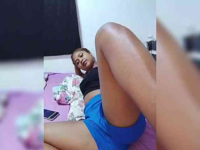 BabyGirl26 webcam