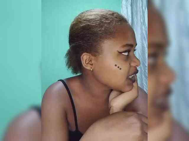 BabyGirl26 webcam