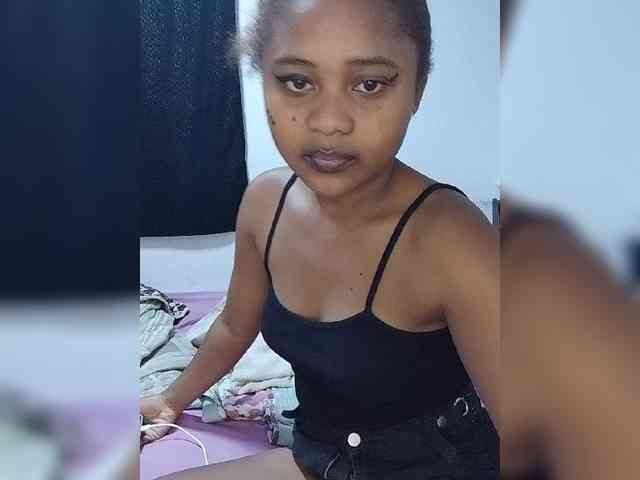 BabyGirl26 Live Webcam on BongaCams