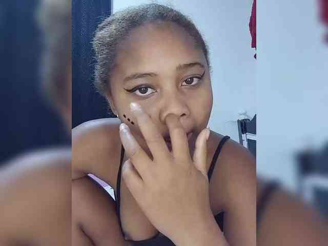 BabyGirl26 Live Webcam on BongaCams