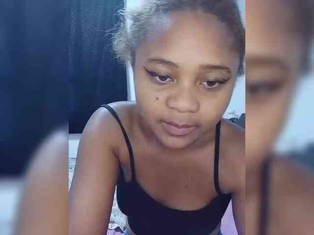 BabyGirl26 webcam