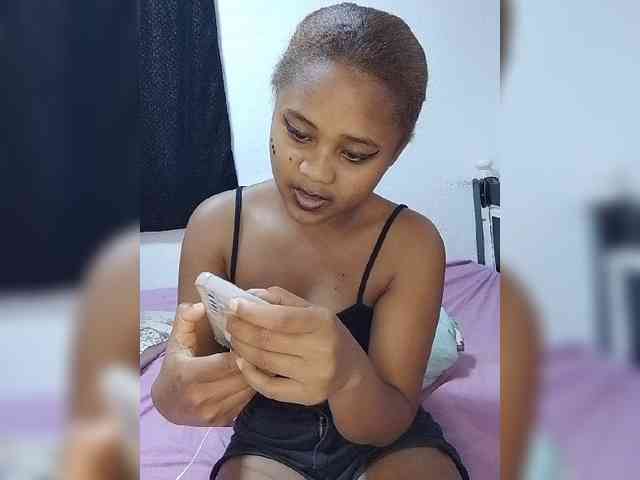 BabyGirl26 webcam