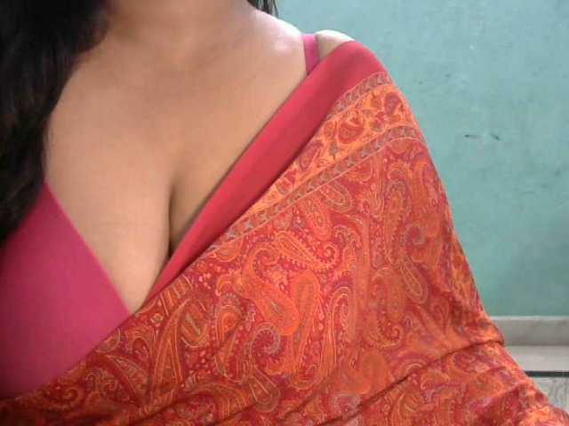 HOTRASHMIKA live cam on BongaCams