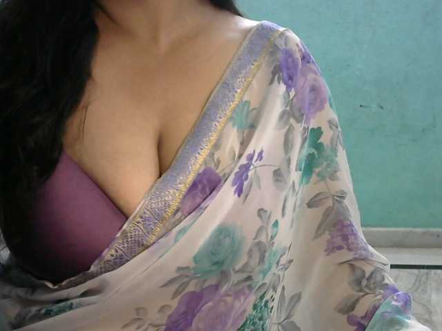 Hotrashmika on Bongacams