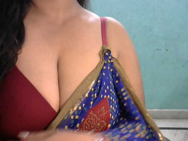 HOTRASHMIKA live cam on BongaCams