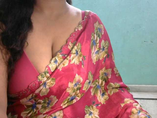 HOTRASHMIKA live cam on BongaCams