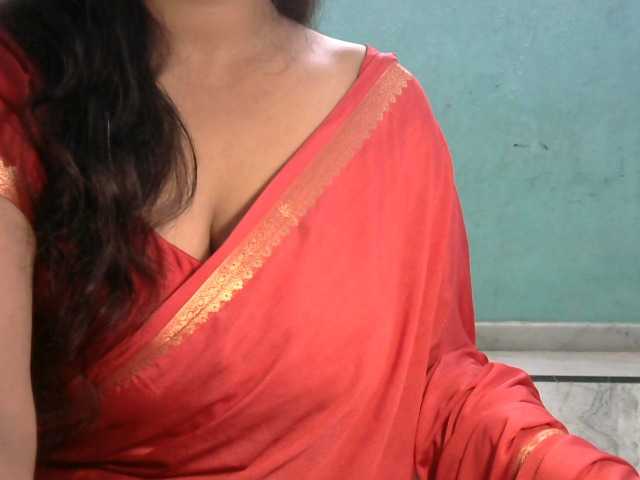 HOTRASHMIKA live cam preview