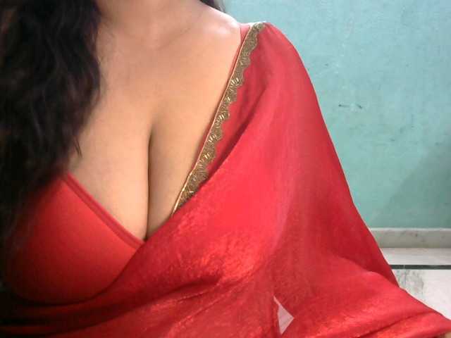 HOTRASHMIKA live cam