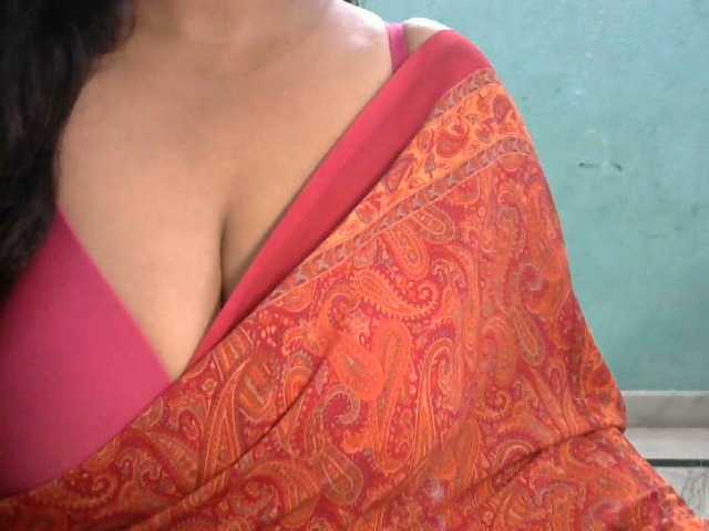 HOTRASHMIKA live cam on BongaCams