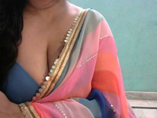 HOTRASHMIKA live cam on BongaCams