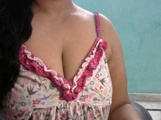 HOTRASHMIKA live cam on BongaCams