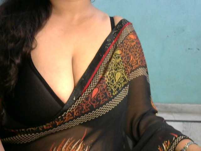 HOTRASHMIKA live cam on BongaCams