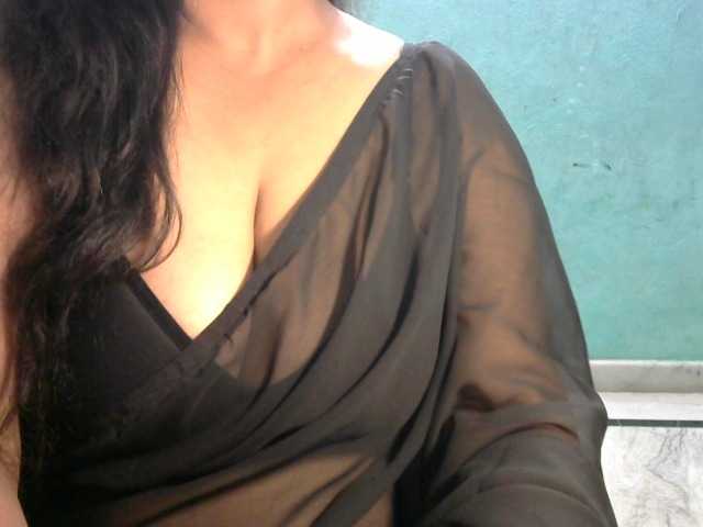 HOTRASHMIKA live cam preview