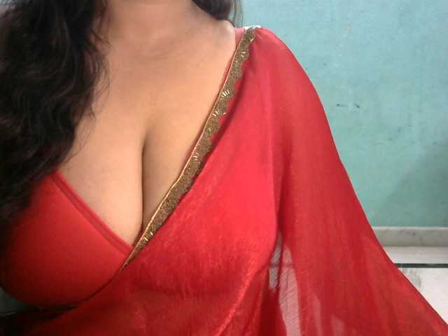 HOTRASHMIKA live cam
